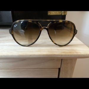 Authentic Ray-Ban Cats 5000